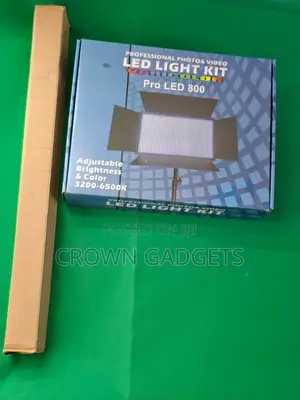 Led U800 Photo Video Studio Light 3200– With Tripod