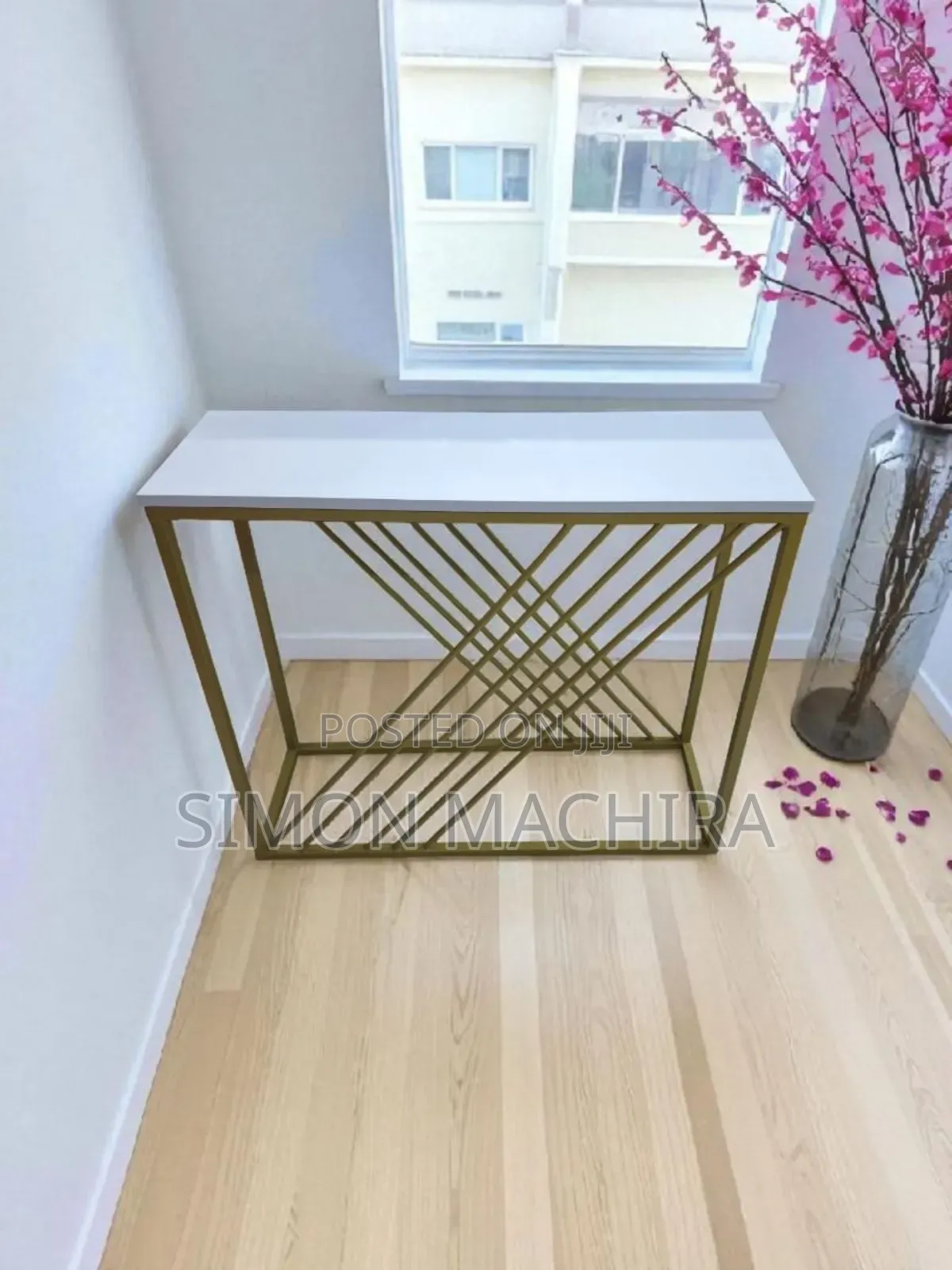 Gamma Console Table. White and Gold