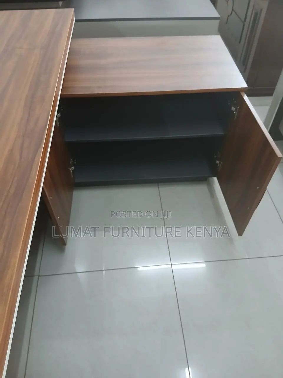 Director’S Executive Desk