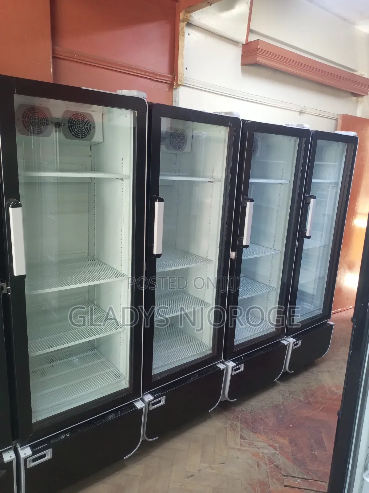 Commercial Chiller at Affordable Price