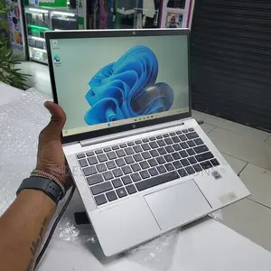 Laptop HP EliteBook 830 G7 16GB Intel Core i7 SSD 512GB