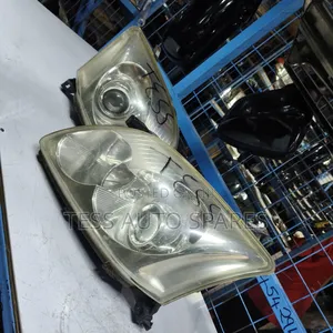 Toyota Avensis 2005/2007 Headlight Available