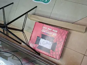 U800 RGB Professional Light With 2.1 Stand