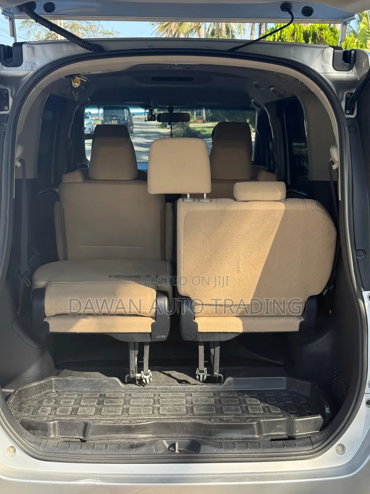 Toyota Noah 2017 Silver