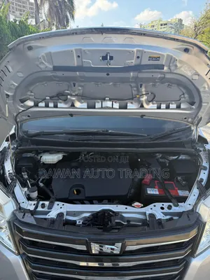 Toyota Noah 2017 Silver