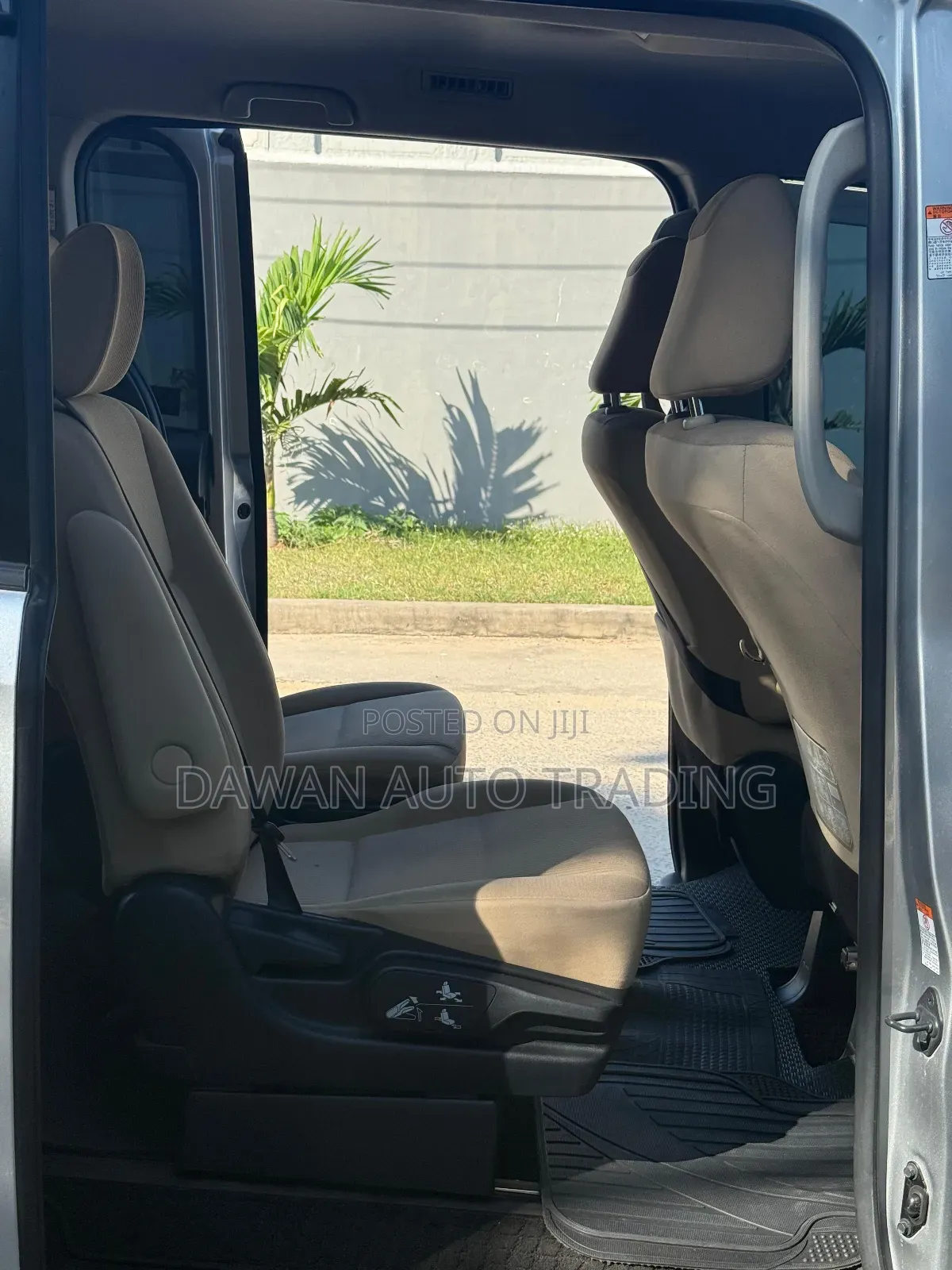 Toyota Noah 2017 Silver