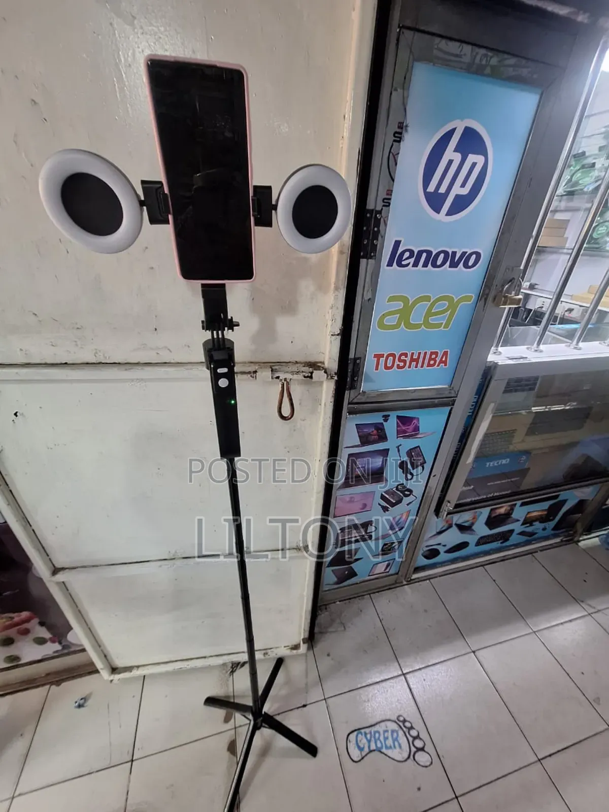 360 Degrees Intelligent Tracking Tripod 1.8m
