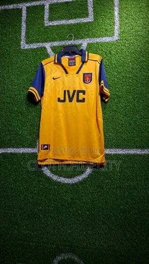 Arsenal Gunners Away Retro Jersey.