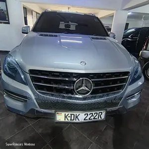 Mercedes-Benz M Class ML350 4dr SUV (3.5L 6cyl 7A) 2015 Blue