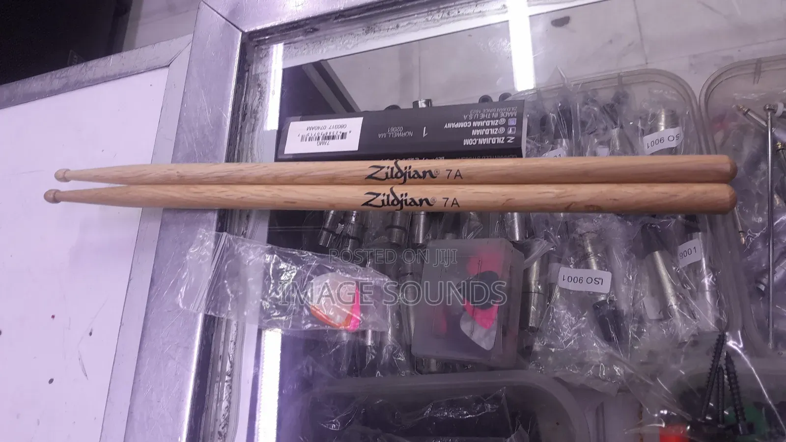 Zildjian Drumsticks 7a With 3 Guitar Picks Discounted