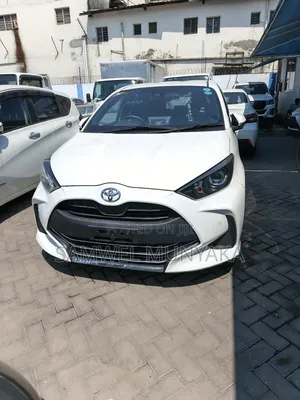 Toyota Yaris LE Sedan 4dr 2019 Pearl
