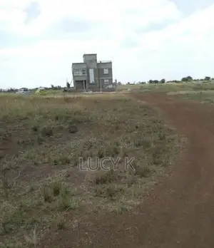Selling a 40*80 Plot in Twiga Estate Neighboring Daykio.No Broker