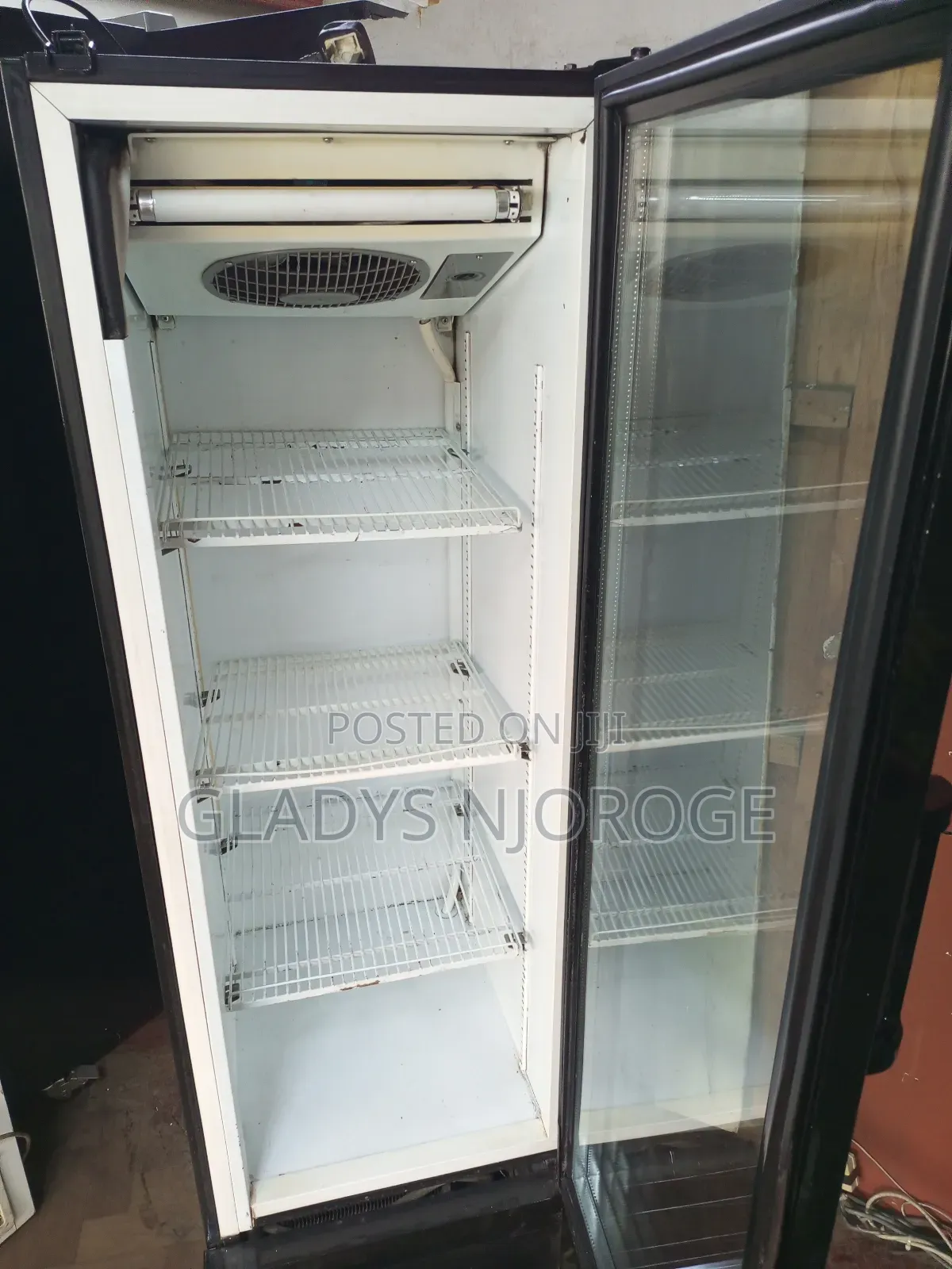 Reliable Medium (300l) Display Chiller