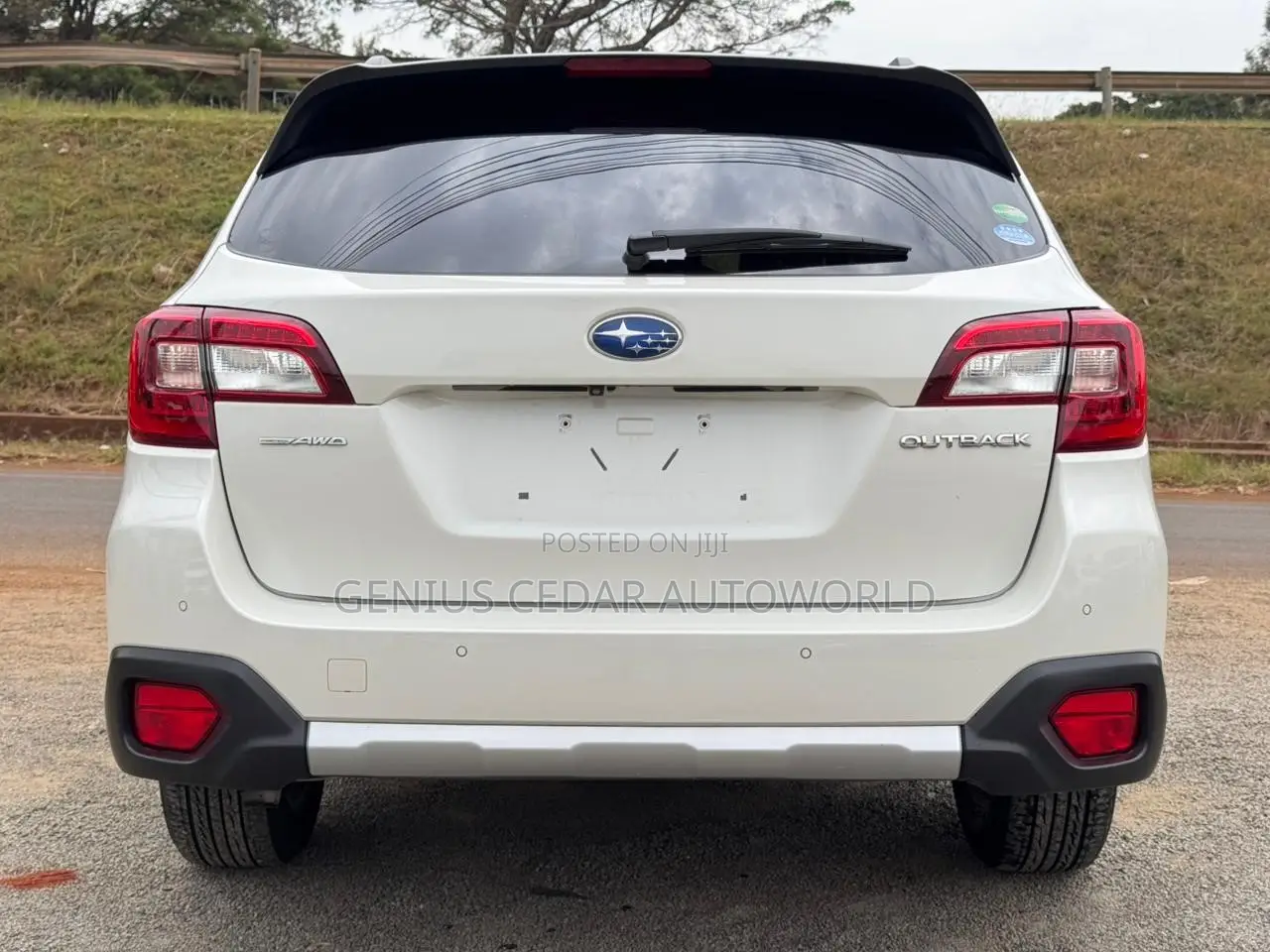 Subaru Outback 2018 White