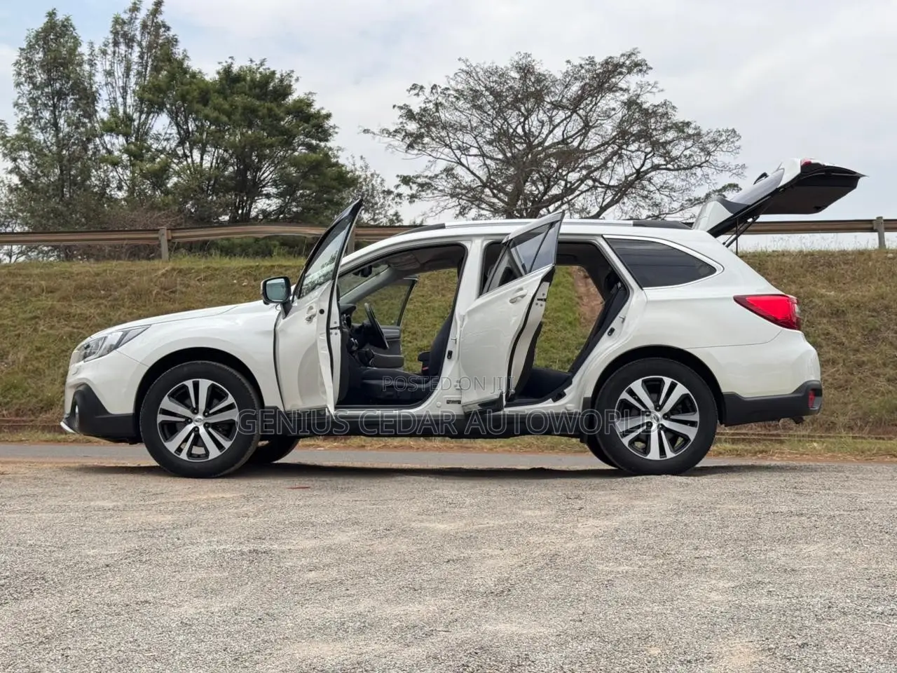 Subaru Outback 2018 White