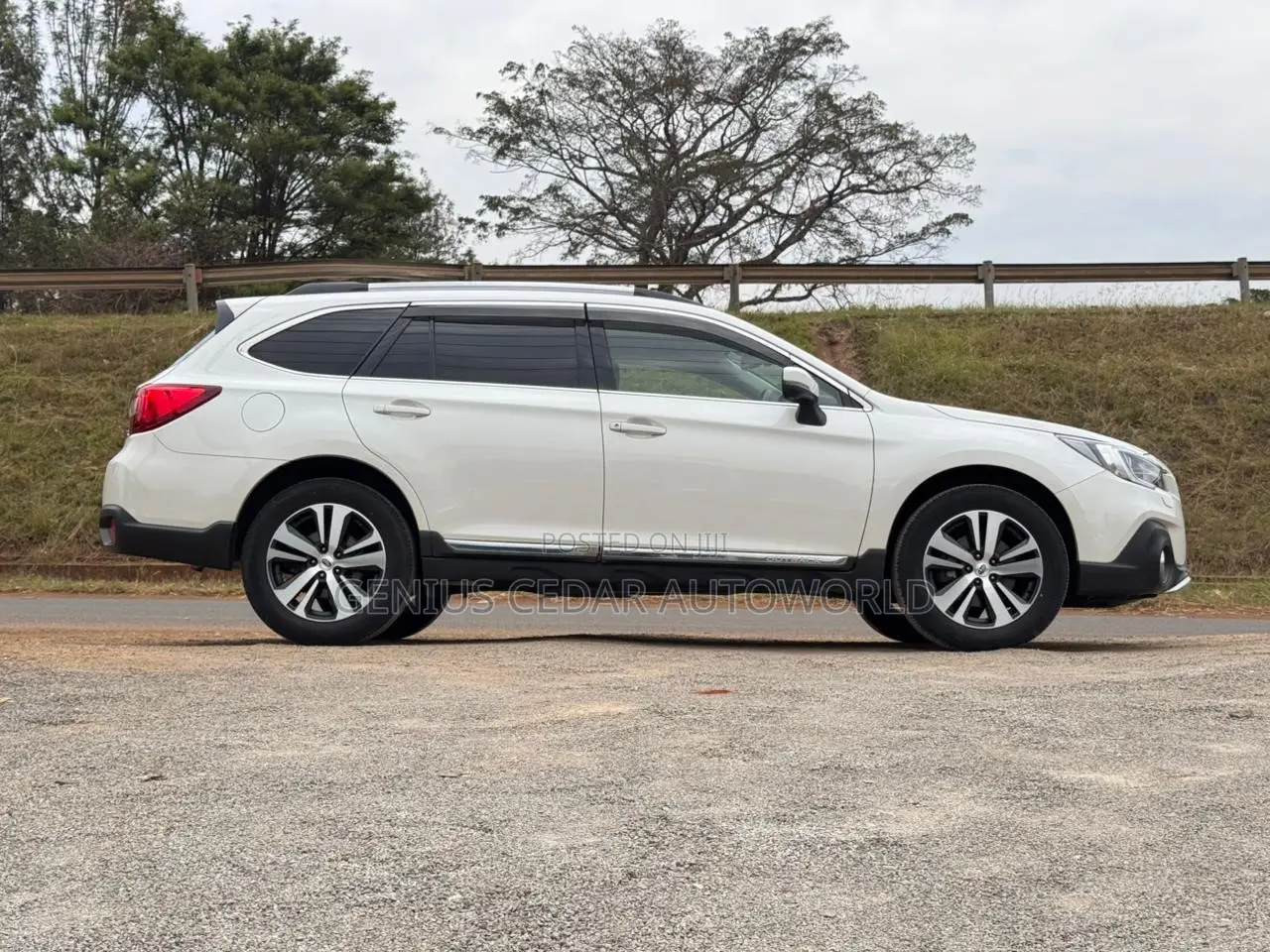 Subaru Outback 2018 White