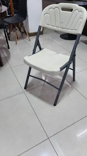 White Foldable Outdoor/Office Chair