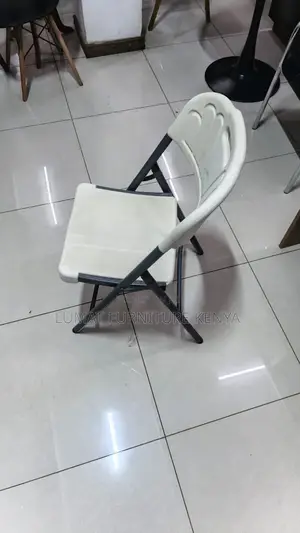 White Foldable Outdoor/Office Chair