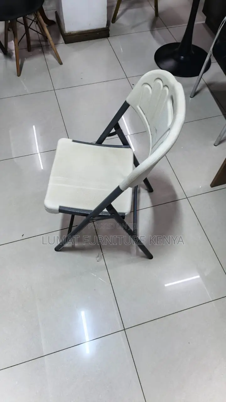 White Foldable Outdoor/Office Chair