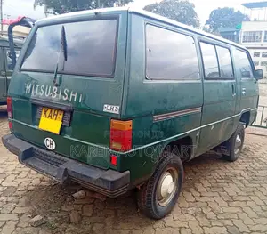 Mitsubishi L300 1986 Green