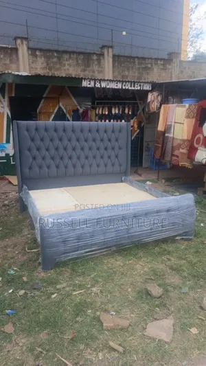 Gray Well Furnished Chester Bed