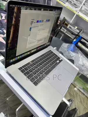 Laptop Apple MacBook Pro 2019 64GB Intel Core I9 SSD 1T