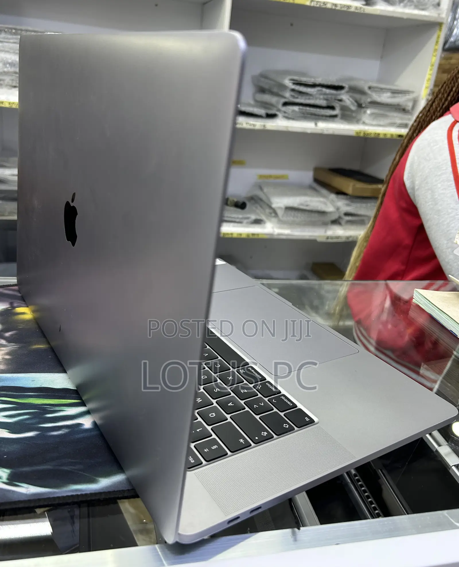 Laptop Apple MacBook Pro 2019 64GB Intel Core I9 SSD 1T