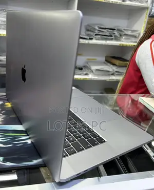 Laptop Apple MacBook Pro 2019 64GB Intel Core I9 SSD 1T