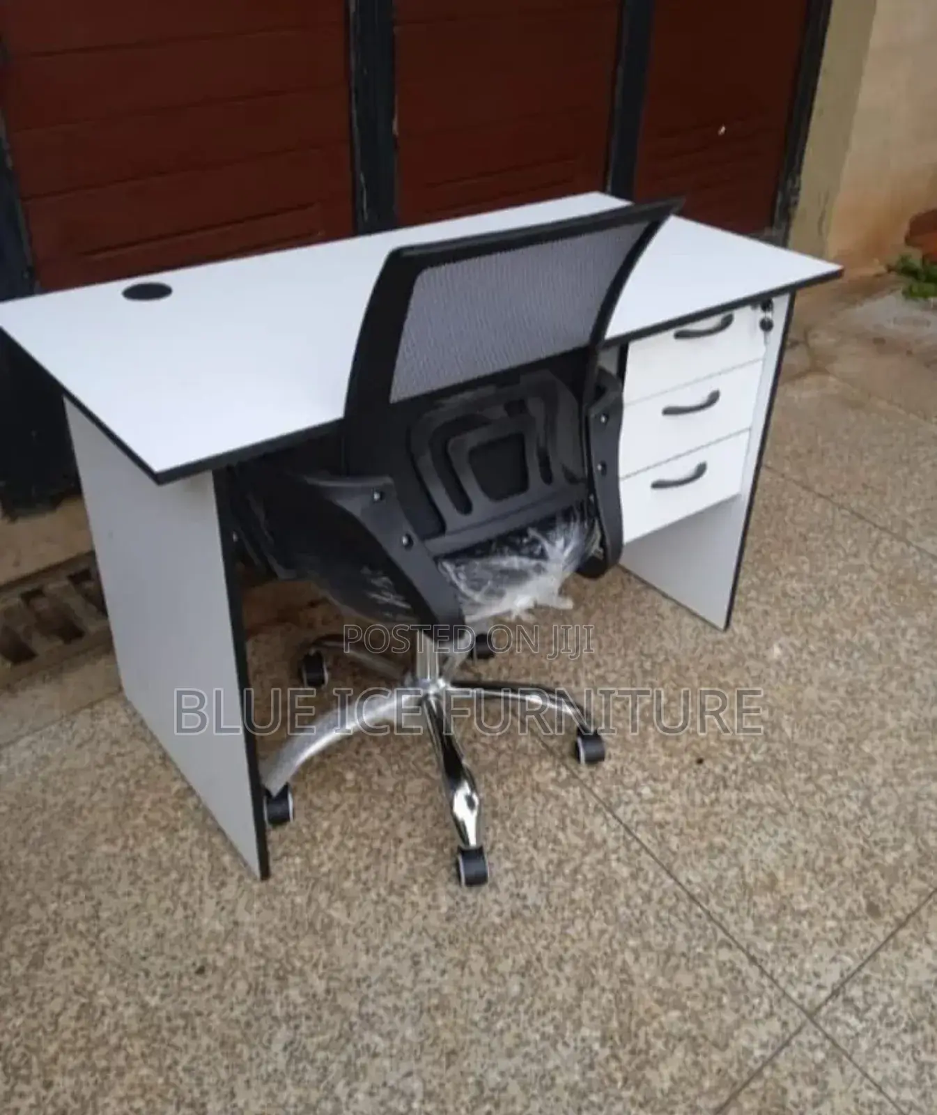 Modern 1m Office Desk/Mesh Chair