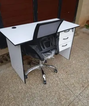 Modern 1m Office Desk/Mesh Chair
