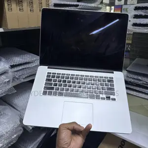 Laptop Apple MacBook Pro 2015 16GB Intel Core I7 SSD 256GB