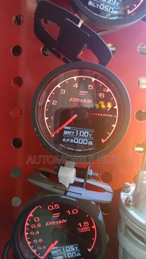 Universal Digital RPM Gauge – Accurate Engine Speed Display