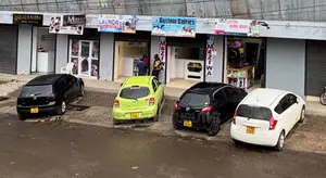 Self Contained Shop to Let