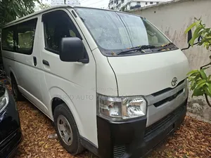 Toyota HiAce 2018 White