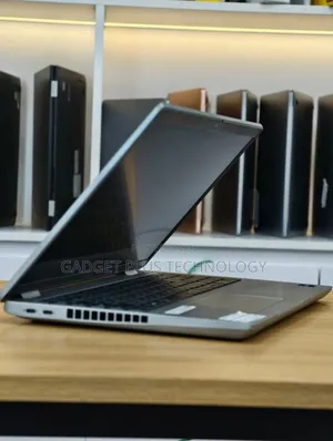 Laptop Dell Precision 3561 16GB Intel Core i7 SSD 512GB