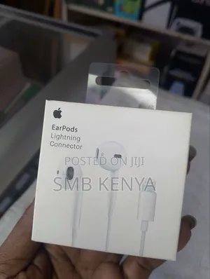 Apple Earpods With Lightning Connector - White