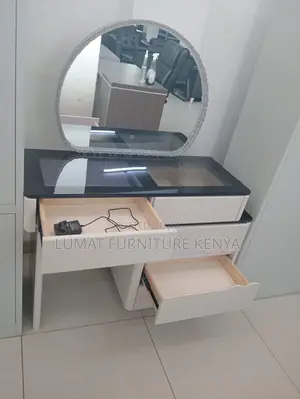 Vanity Table With Mirror