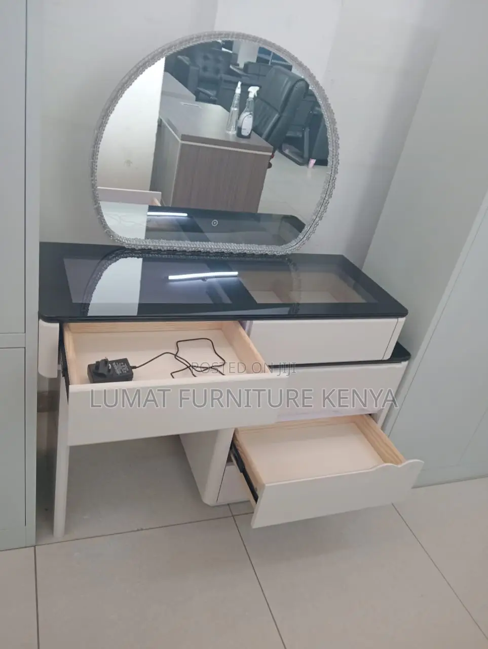 Vanity Table With Mirror