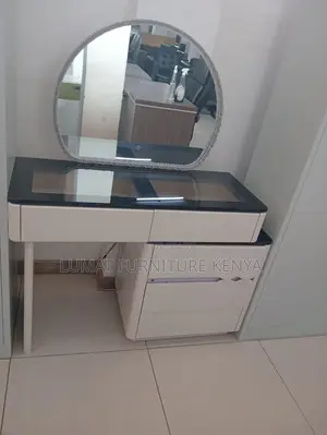 Vanity Table With Mirror