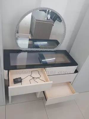 Vanity Table With Mirror