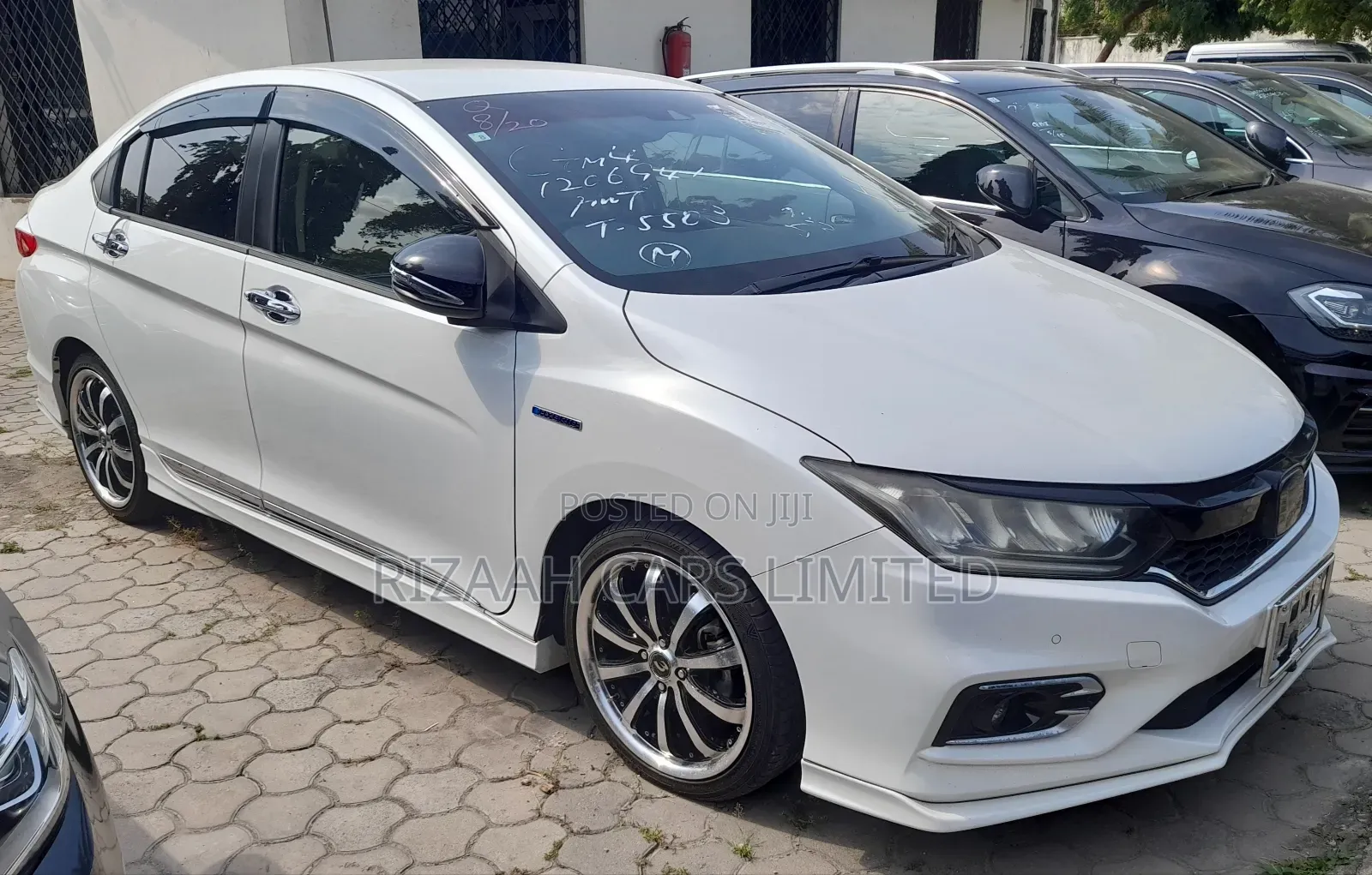 Honda Grace 2019 White