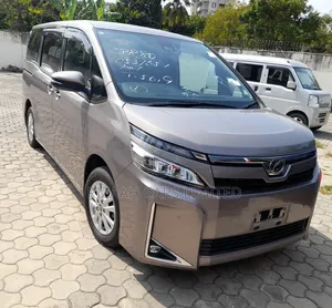 Toyota Voxy 2018 Gray