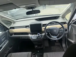 Honda Freed 2018 Pearl