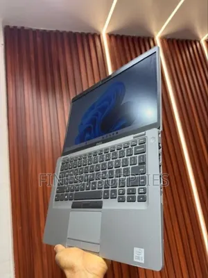 Laptop Dell Latitude 7400 4GB Intel Celeron HDD 128GB