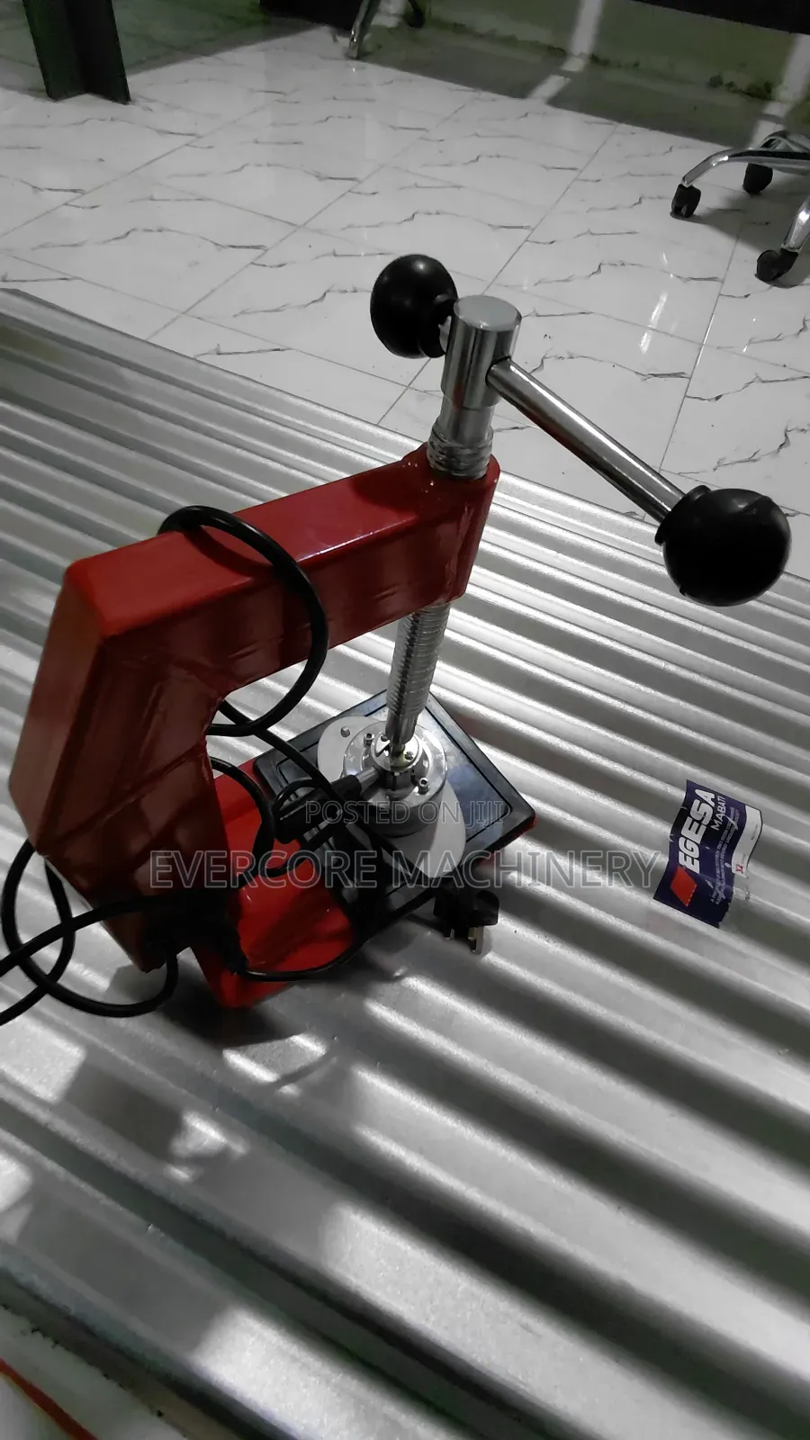 Small Tyre Vulcanizer Machine Electric Powered.