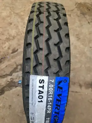 700 R16 Everton Tyres (Commercial)