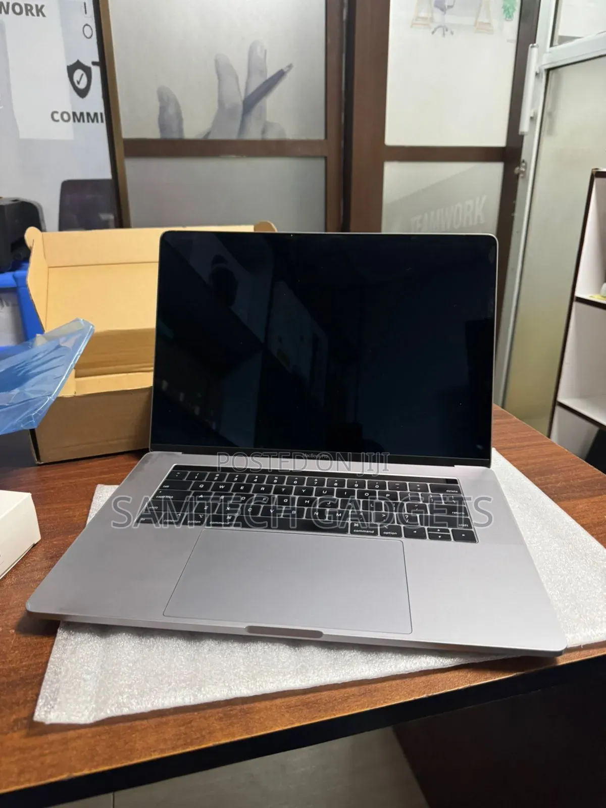 New Laptop Apple MacBook Pro 2019 32GB Intel Core I7 SSD 512GB