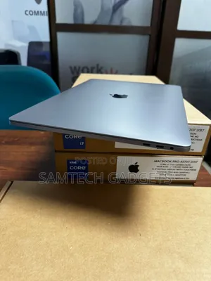 New Laptop Apple MacBook Pro 2017 16GB Intel Core I7 SSD 1T