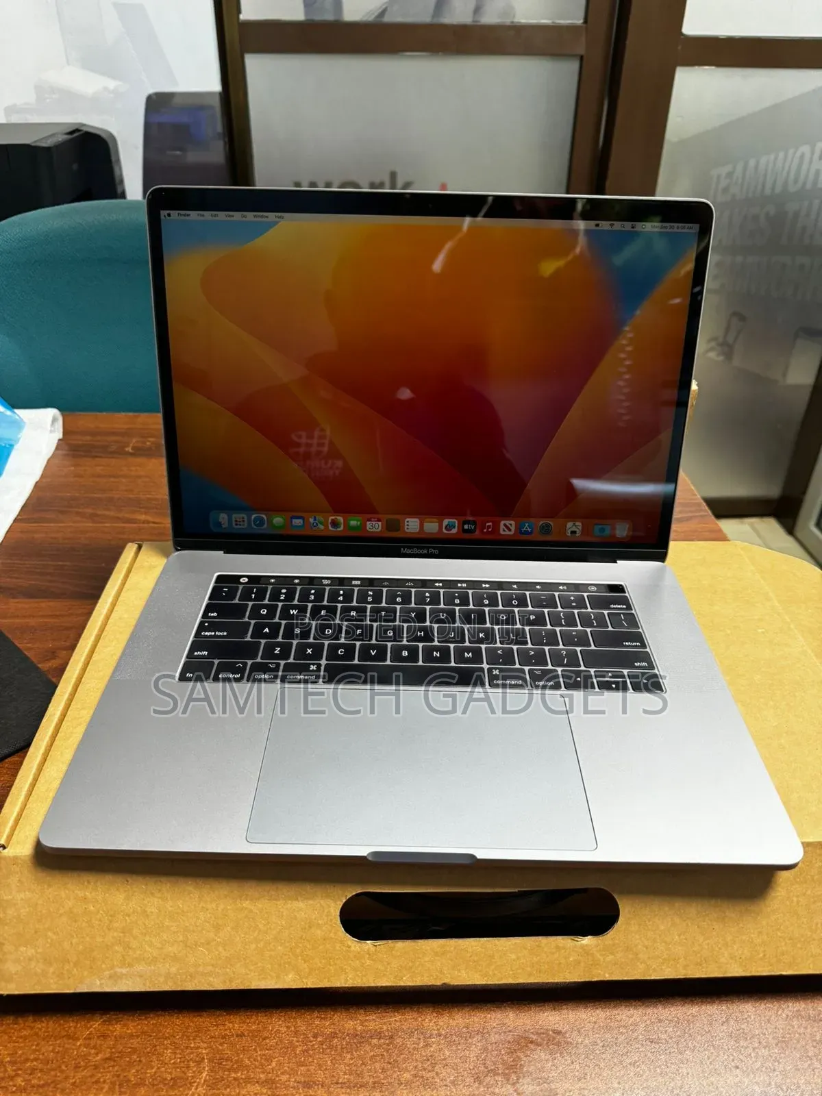 New Laptop Apple MacBook Pro 2017 16GB Intel Core I7 SSD 1T