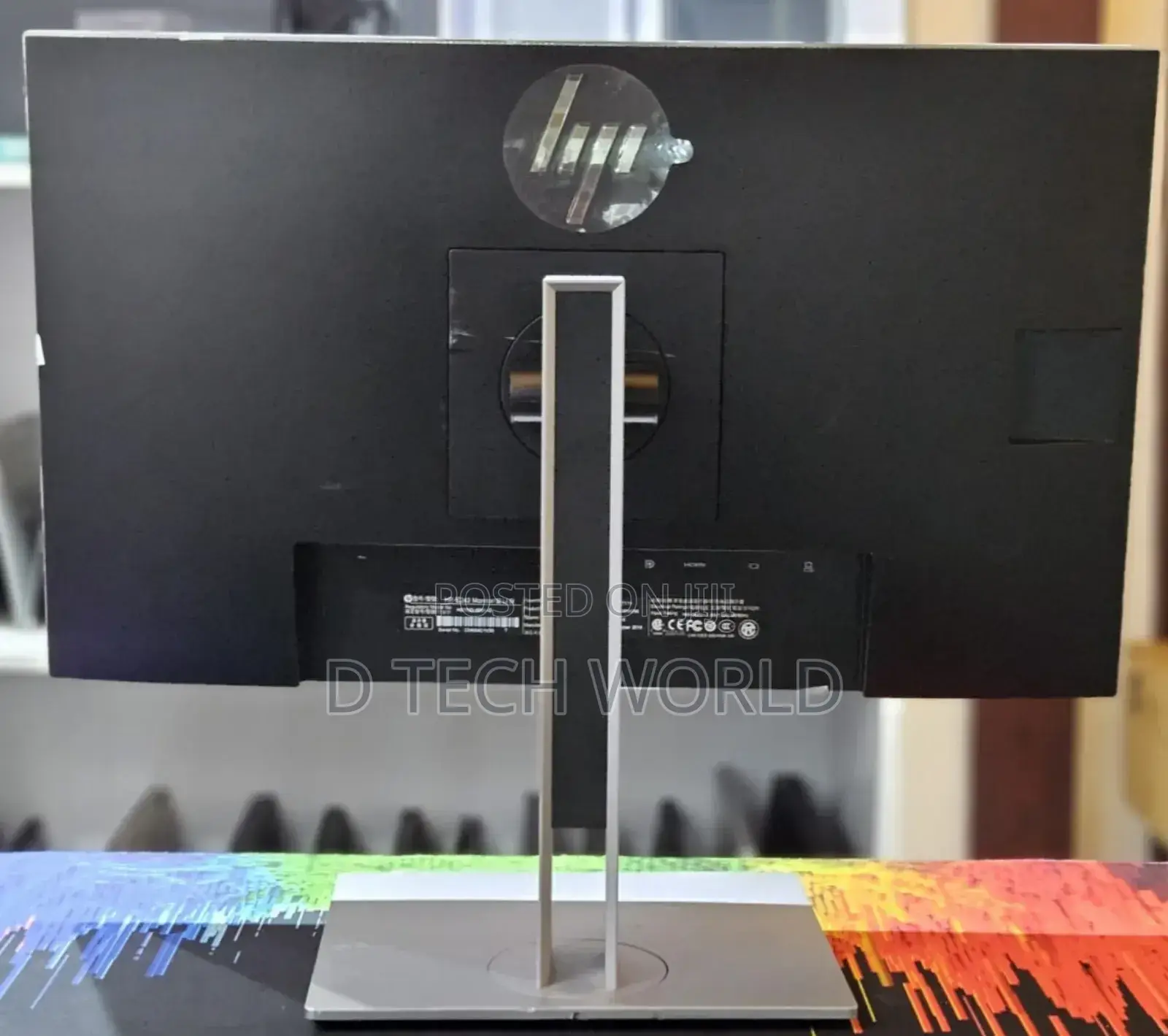 Hp E243
24 Inch Frameless 
Hdmi 
Display Port 
Vga